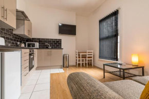 PLATFORM Fishing Quarter Apartment 2 with Free Street Parking